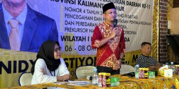 Ketua Komisi II DPRD Kaltim, Nidya Listiyono, Saat Melakukan Sosialisasi Perda Pencegahan Korupsi, di Jalan Kesuma, Samarinda, Minggu (8/10/2023).